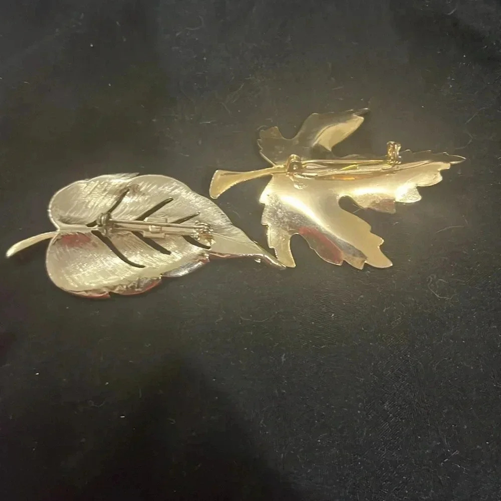 Vintage Leaf Brooches vintage - Picture 2 of 4
